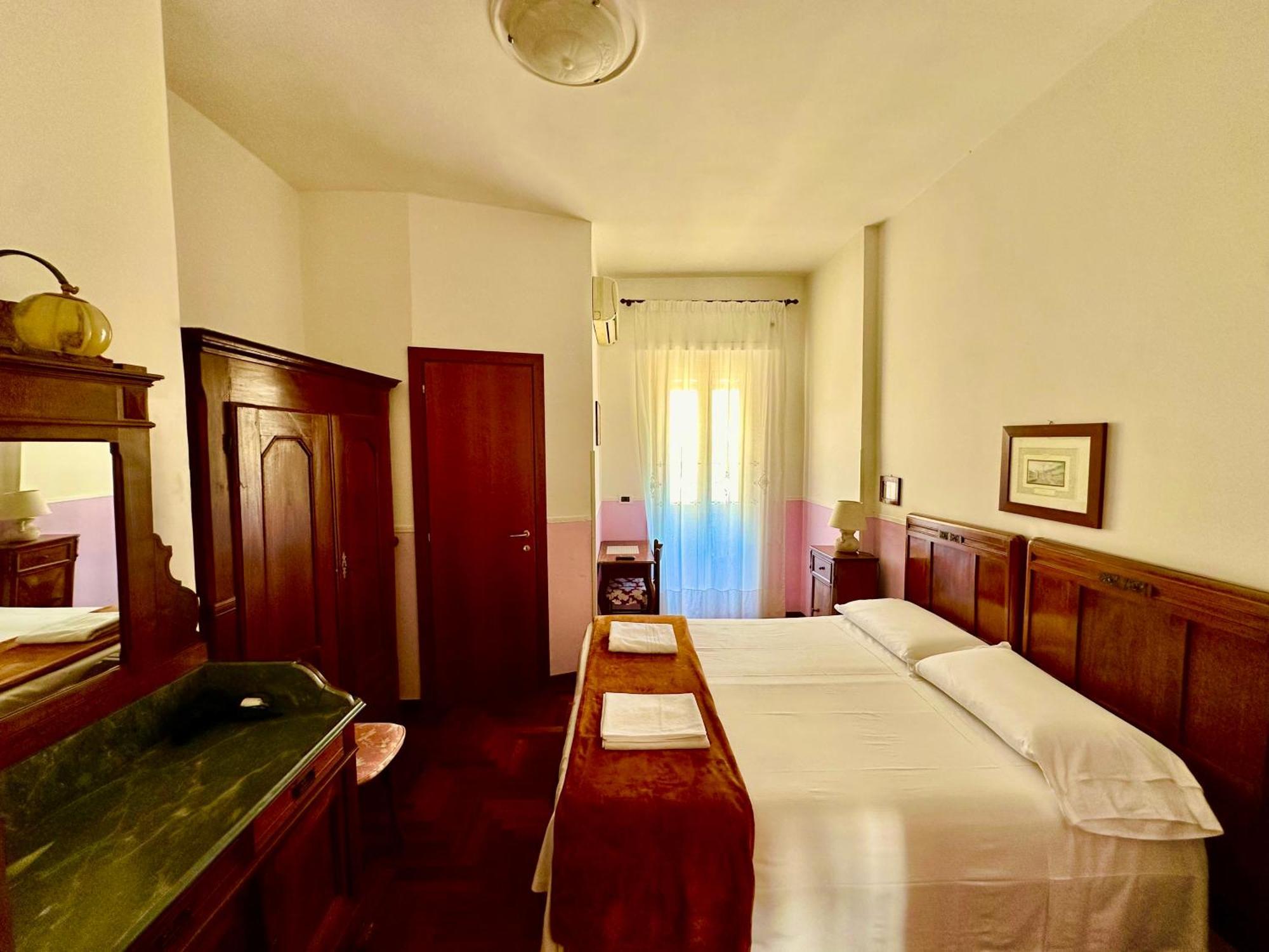 Pardis Guest House Rome Bagian luar foto